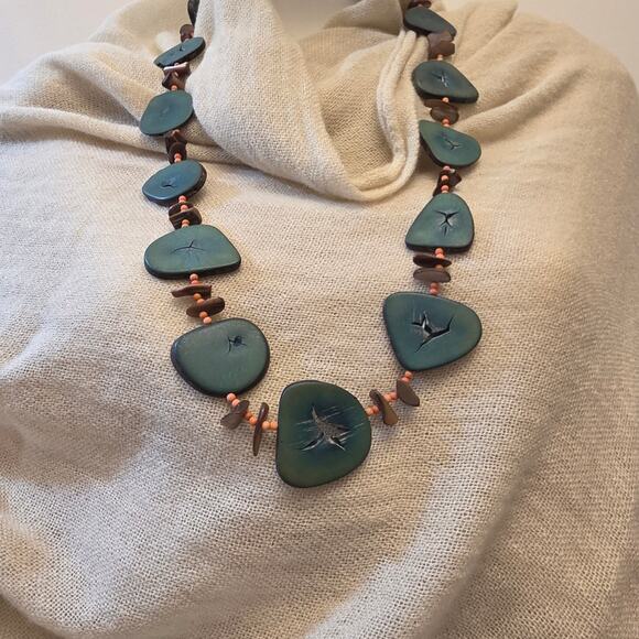 Vintage Boho Tagua Nut Necklace Teal 30" Handmade Teal & Green Vegetable Boho - Picture 2 of 5